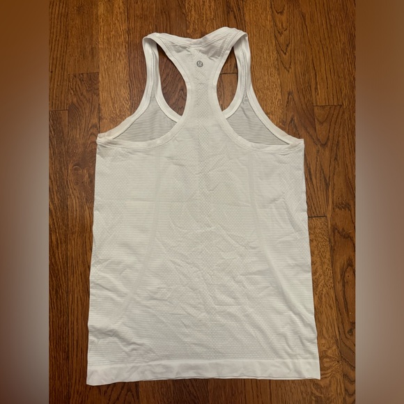 White Swiftly Tank- White Size 6 Lululemon - Picture 2 of 2